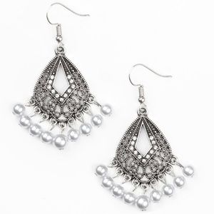 Stunning Chandelier Pearl Earrings